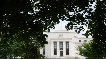 تضارب الفيدرالي.. تباين تصريحات المسؤولين حول مستقبل أسعار الفائدة في الولايات المتحدة